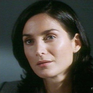 Picture Carrie-Anne Moss